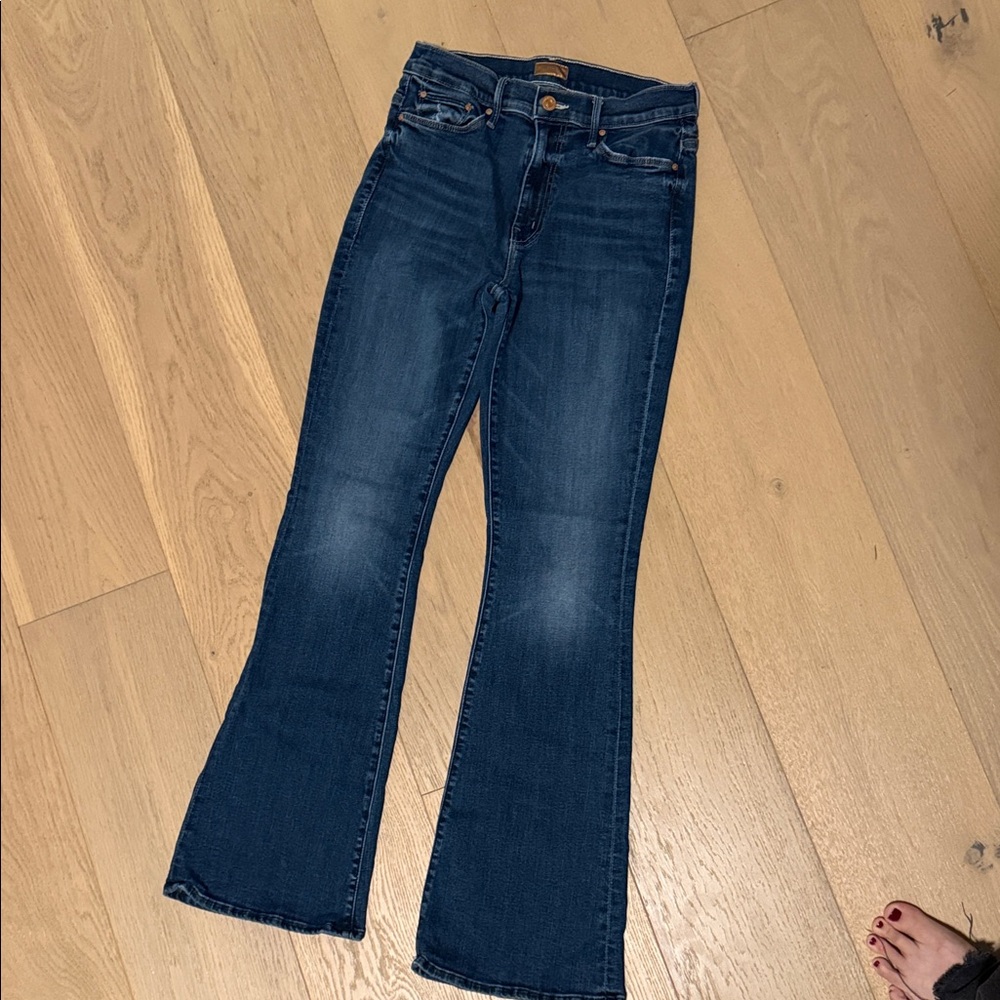 MOTHER Denim Weekender Size 29 Teaming up